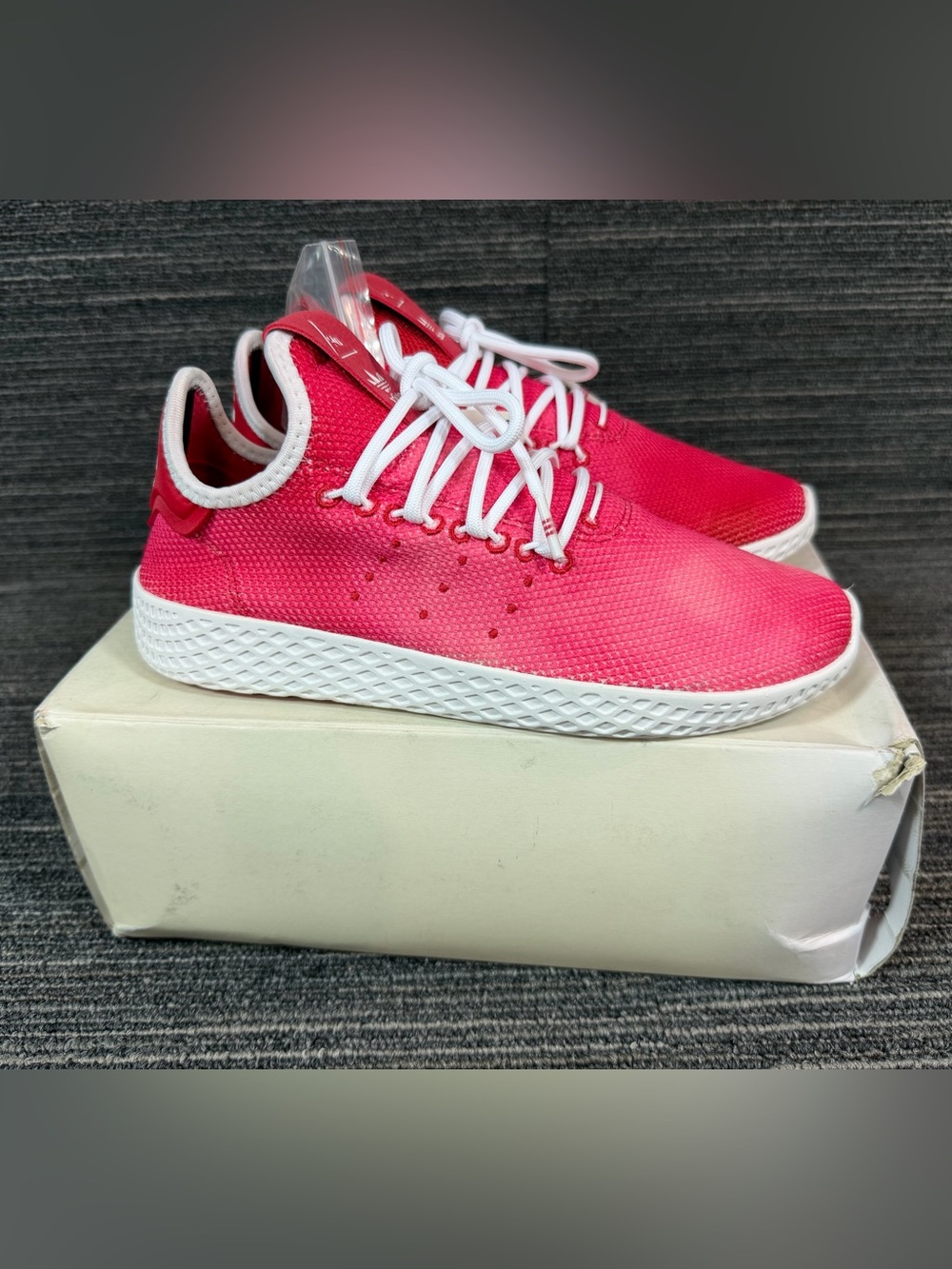 adidas Pharrell Williams Tennis HU J ‘Scarlet’ Unisex Sneakers Youth 5 New